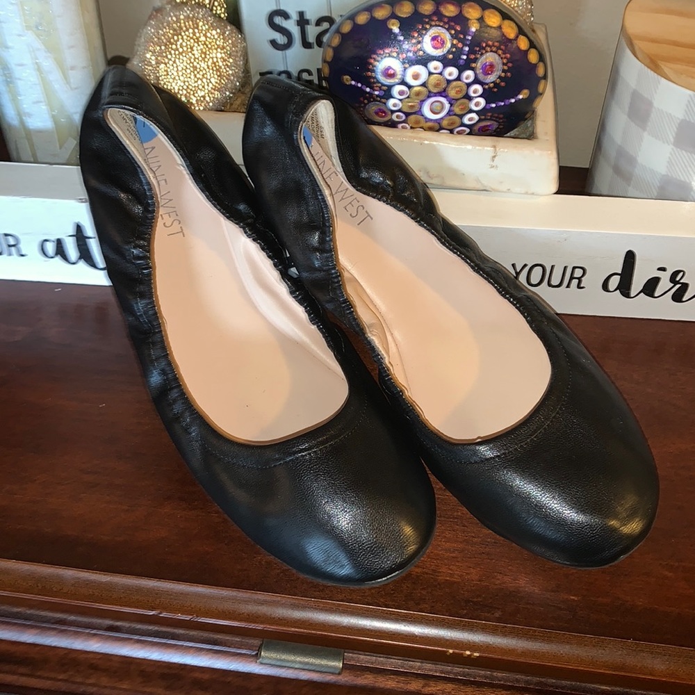 Nine West Black Slip On Round Toe Leather Ballet Flats Size 6.5 NWOT